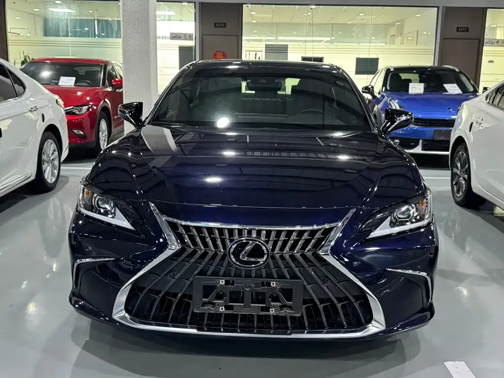 Lexus ES — фото 9