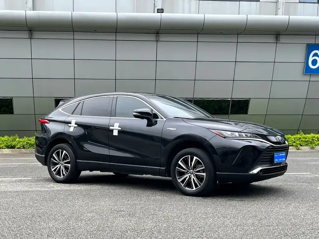 Toyota Harrier — фото 3