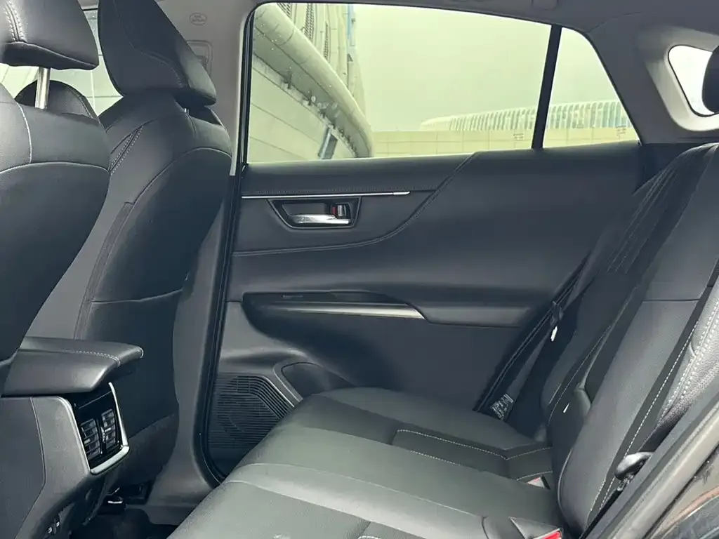 Toyota Harrier — фото 7