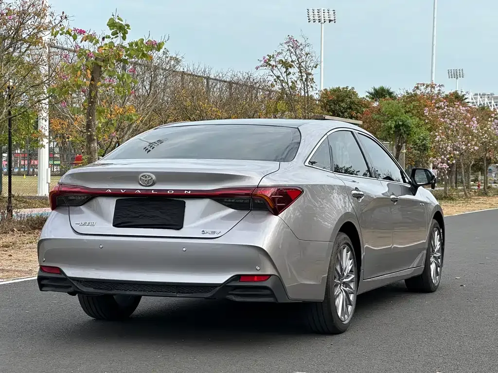 Toyota Avalon — фото 10