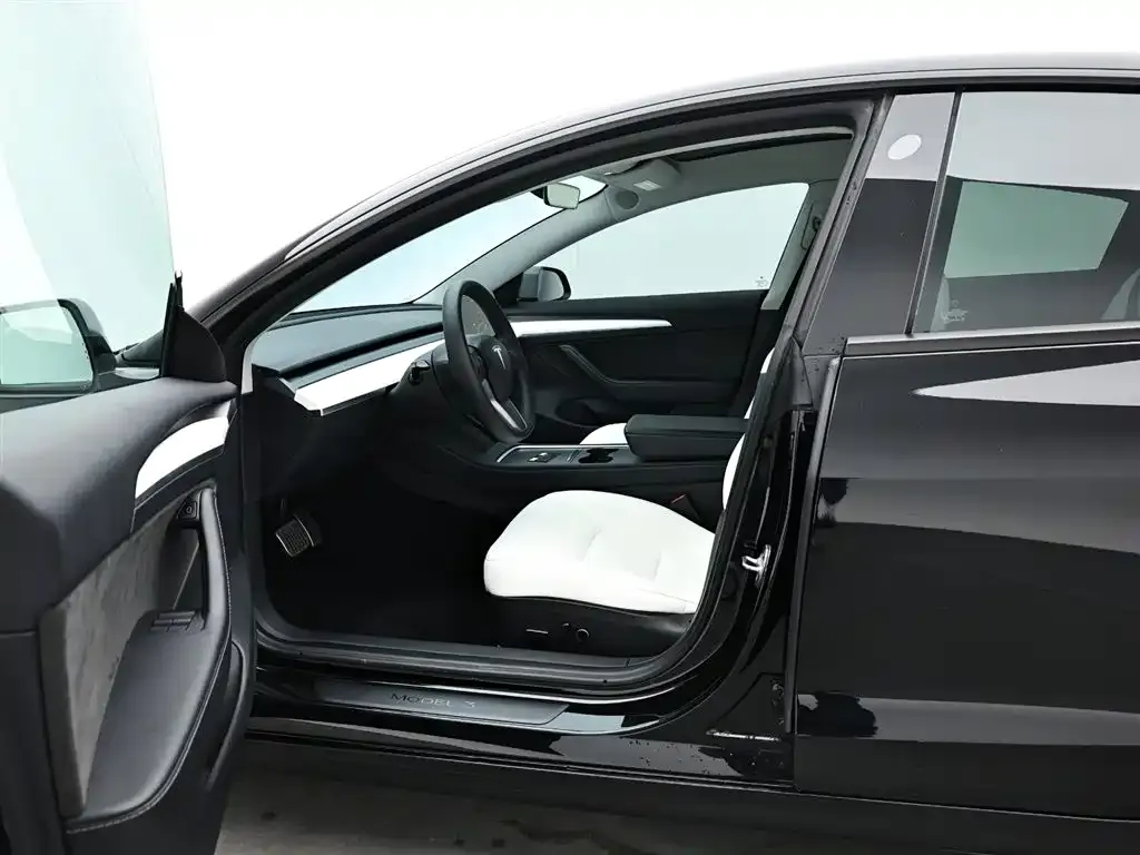 Tesla Model 3 — фото 3