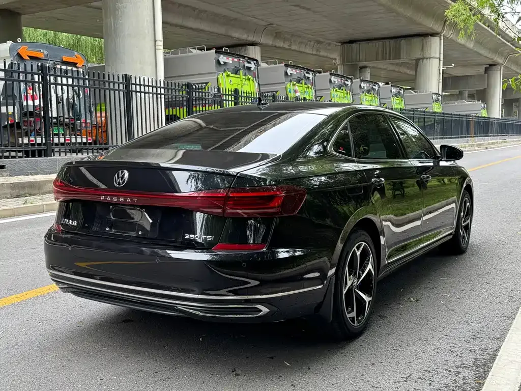 Volkswagen Passat — фото 5