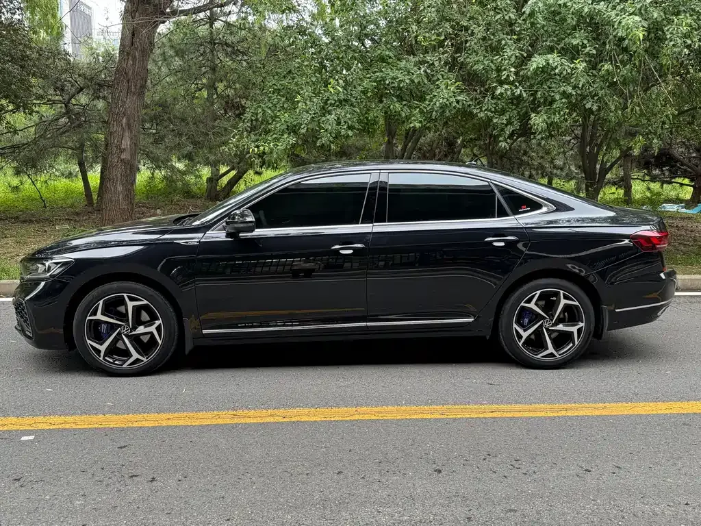Volkswagen Passat — фото 9