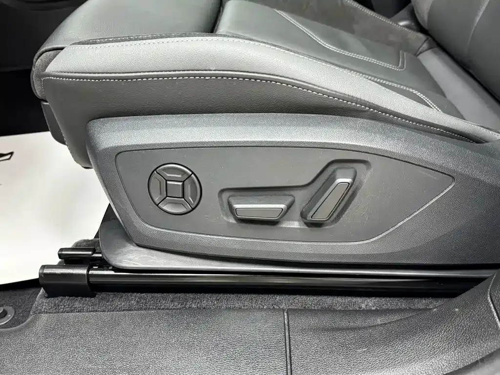 Audi Q3 Sportback 2022 из CN, фото 8