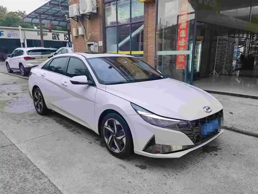 Hyundai Elantra — фото 9