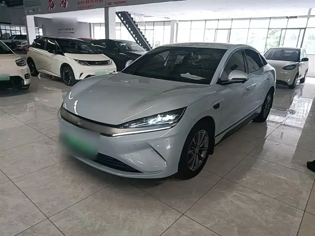 BYD Qin L — фото 10