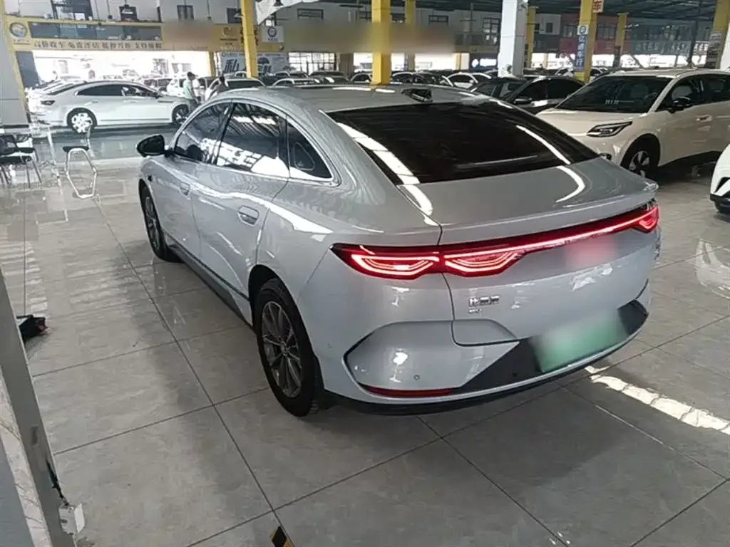 BYD Qin L — фото 4