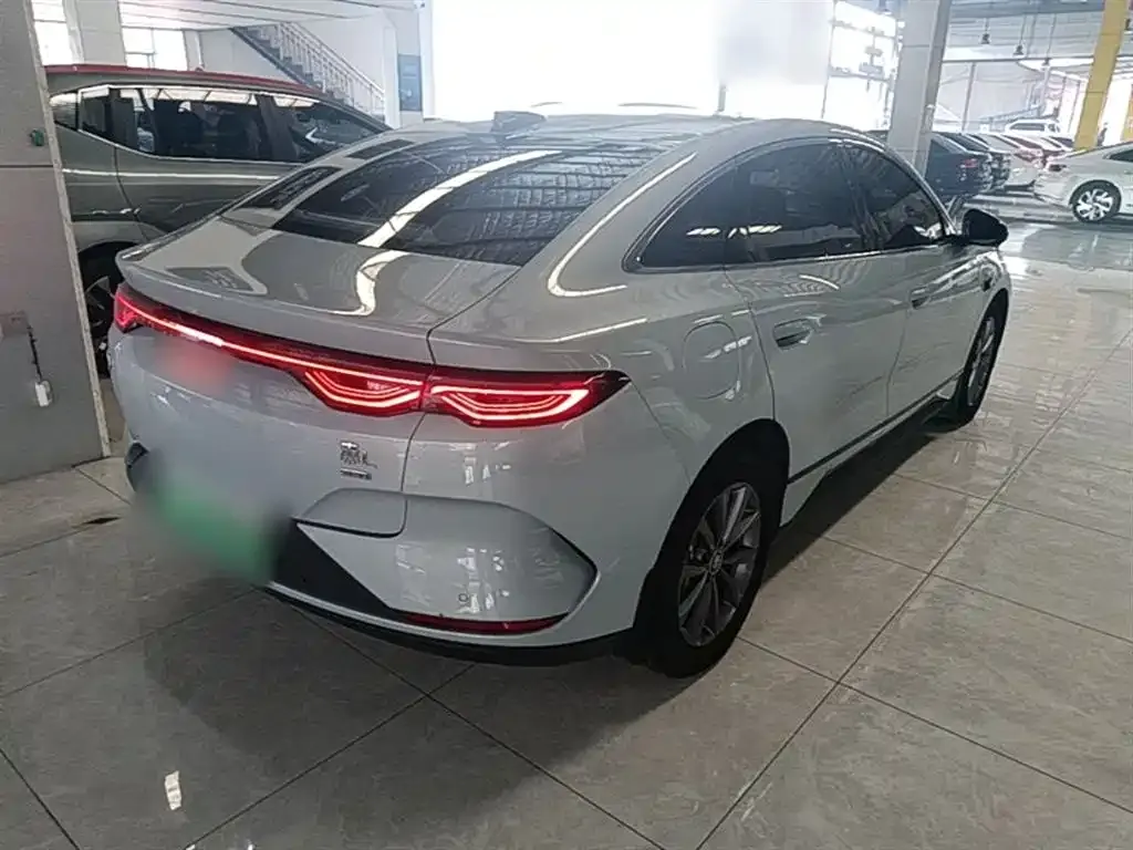 BYD Qin L — фото 9