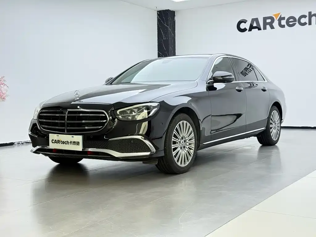 Mercedes-Benz E-Class — фото 1