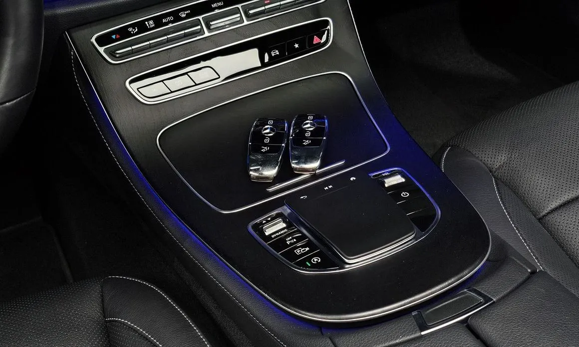 Mercedes-Benz E-Class 2023 из KR, фото 8