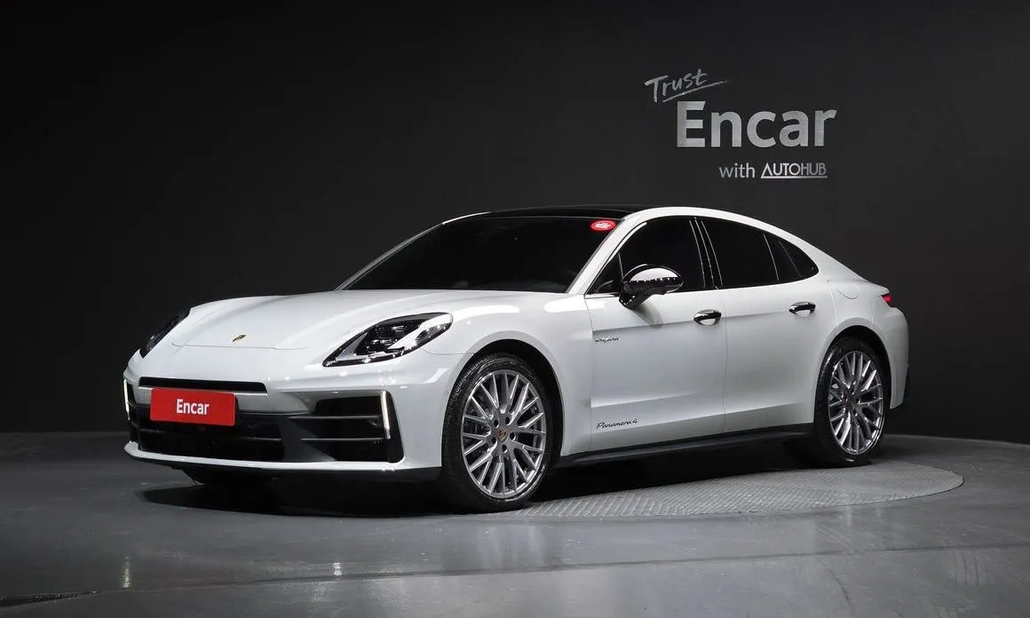 Porsche Panamera — фото 1