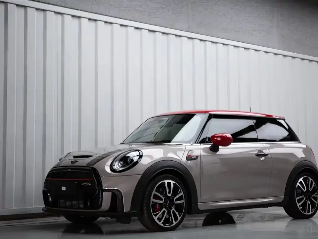 MINI JCW (John Cooper Works) — фото 1