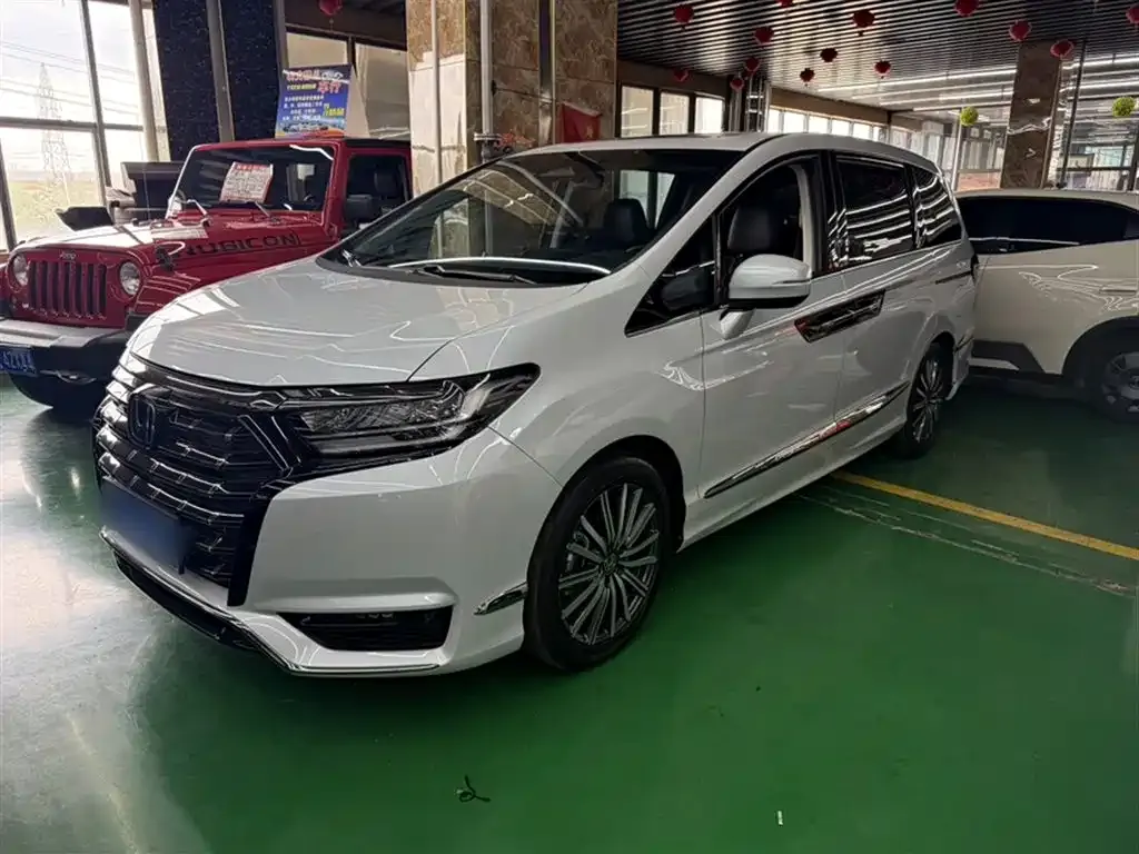 Honda Elysion 2024 из CN, фото 9