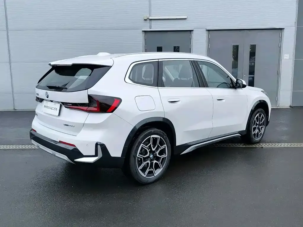 BMW X1 — фото 7