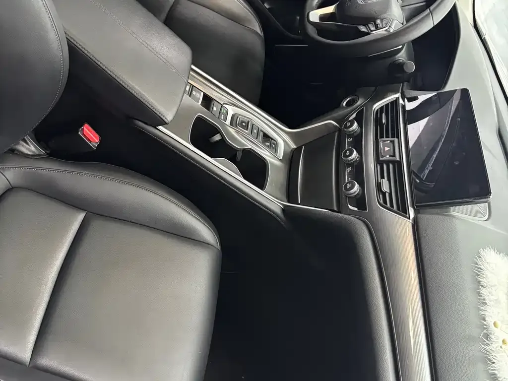 Honda Accord — фото 6