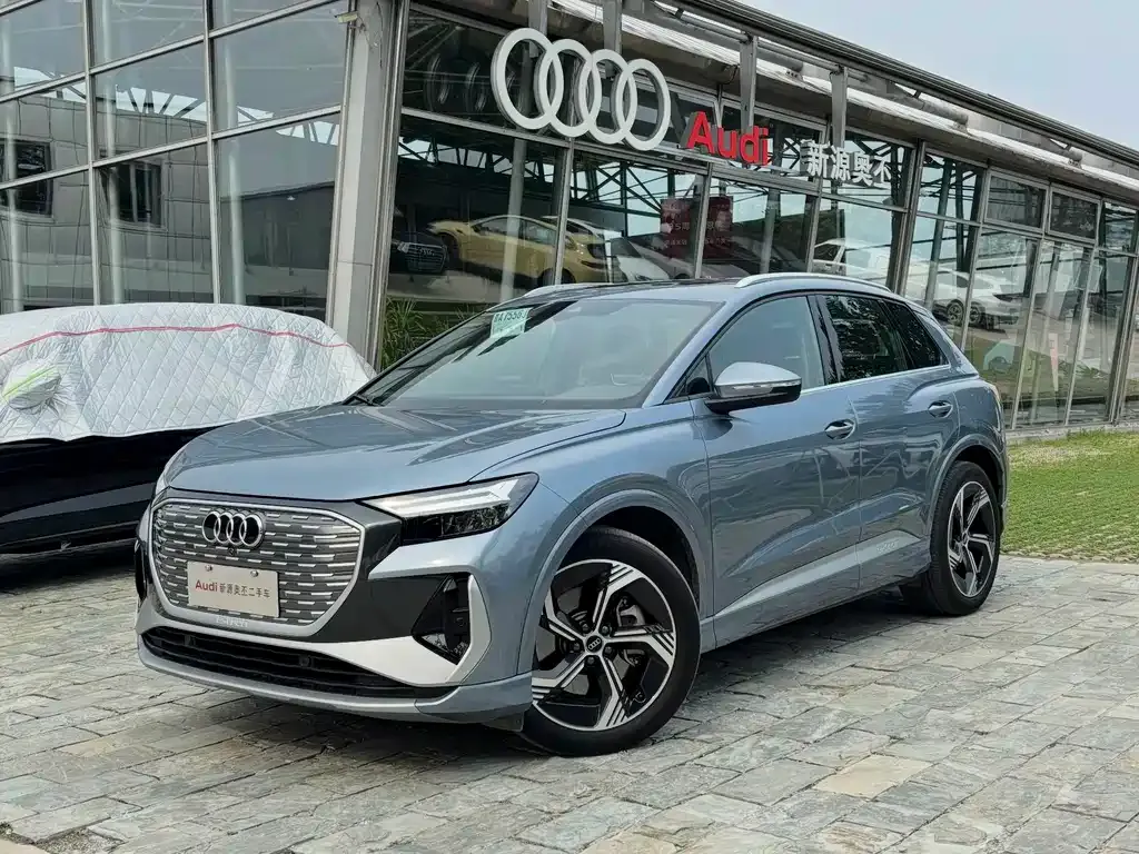 Audi Q4 e-tron — фото 1