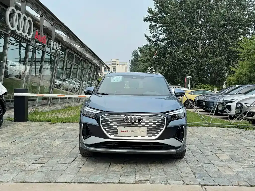 Audi Q4 e-tron — фото 9