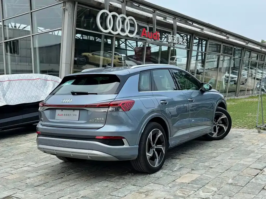 Audi Q4 e-tron — фото 6