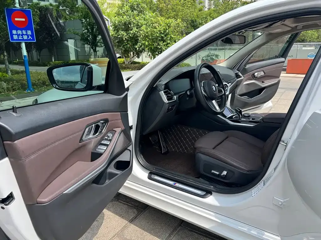 BMW 3 Series 2021 из CN, фото 5