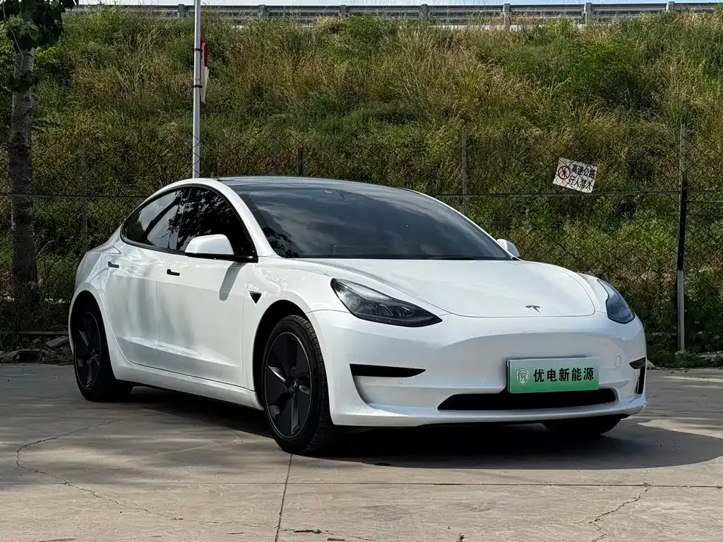 Tesla Model 3 — фото 10