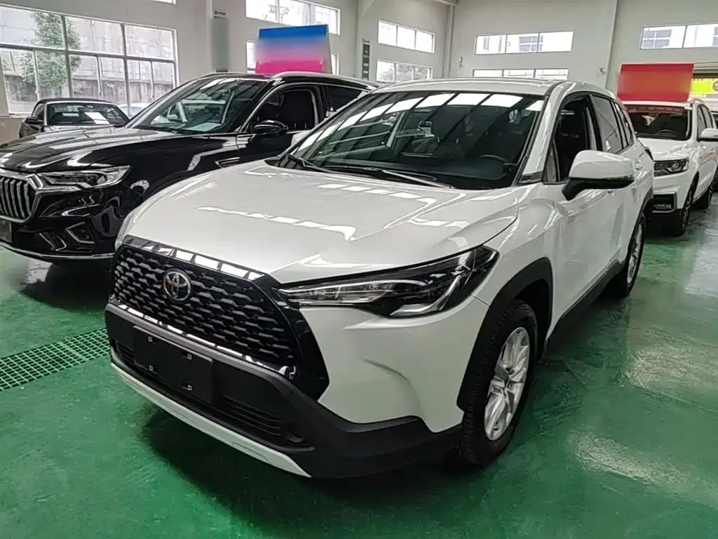Toyota Corolla Cross — фото 1