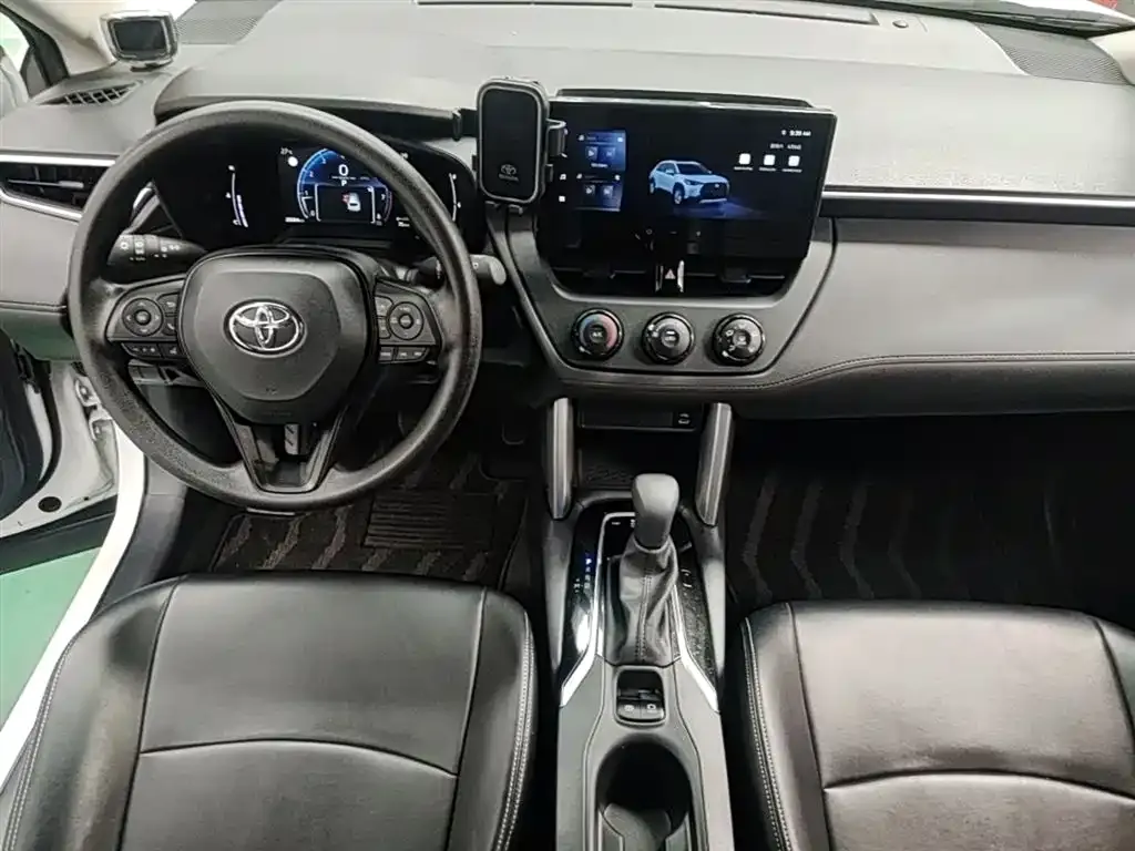 Toyota Corolla Cross — фото 7