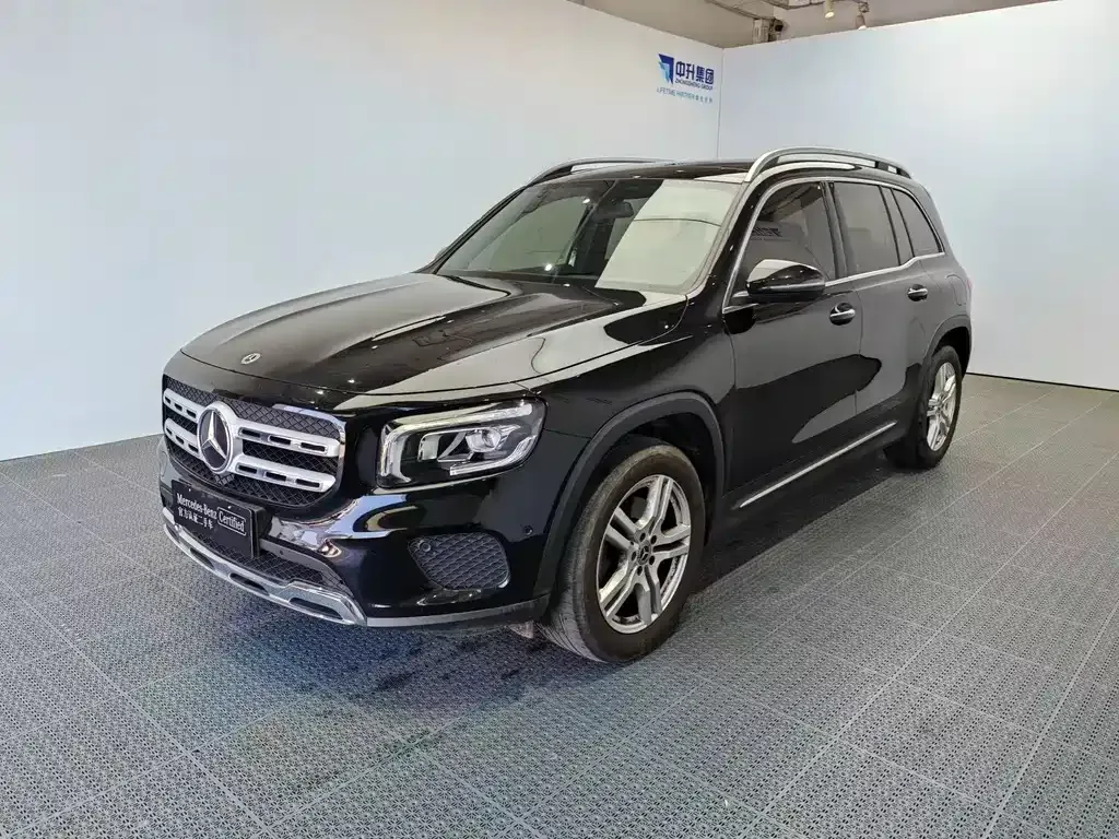 Mercedes-Benz GLB — фото 1