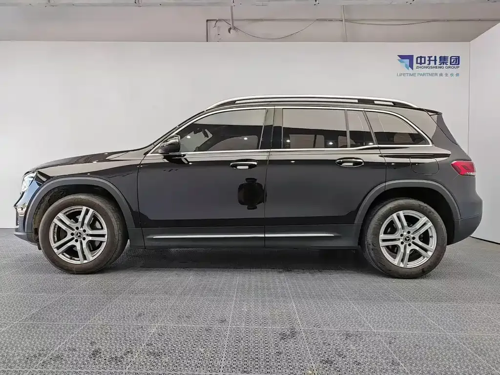 Mercedes-Benz GLB — фото 10