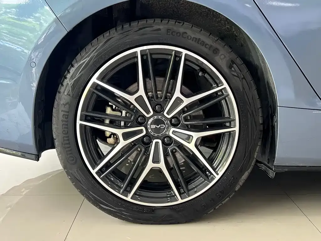 BYD Seal — фото 10