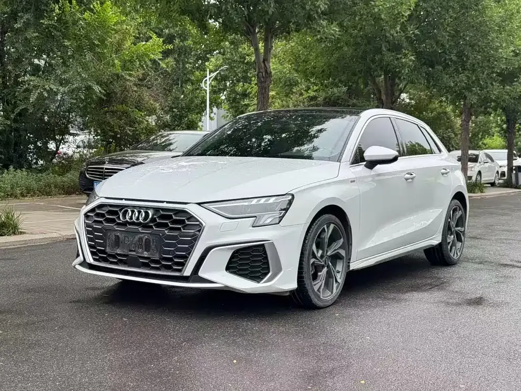 Audi A3 — фото 1