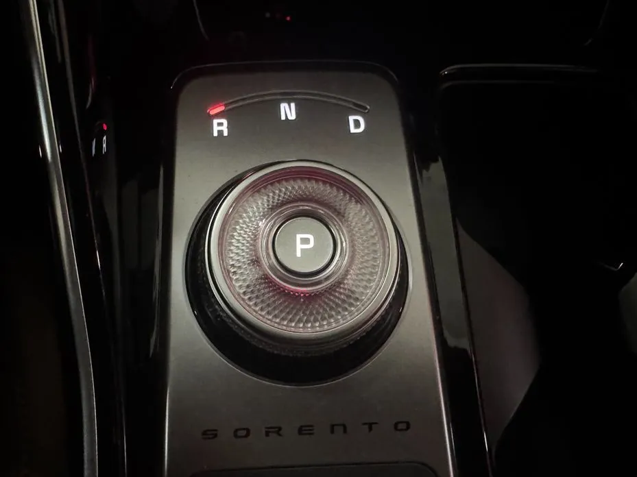 Kia Sorento — фото 6