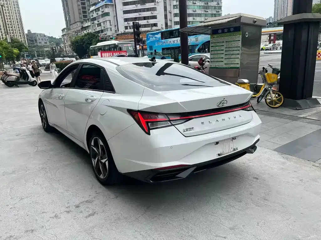 Hyundai Elantra 2022 из CN, фото 10