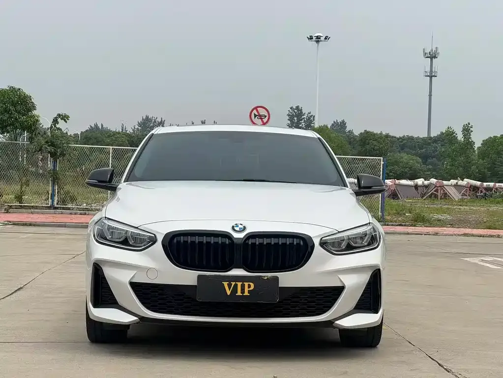 BMW 1 Series 2023 из CN, фото 3