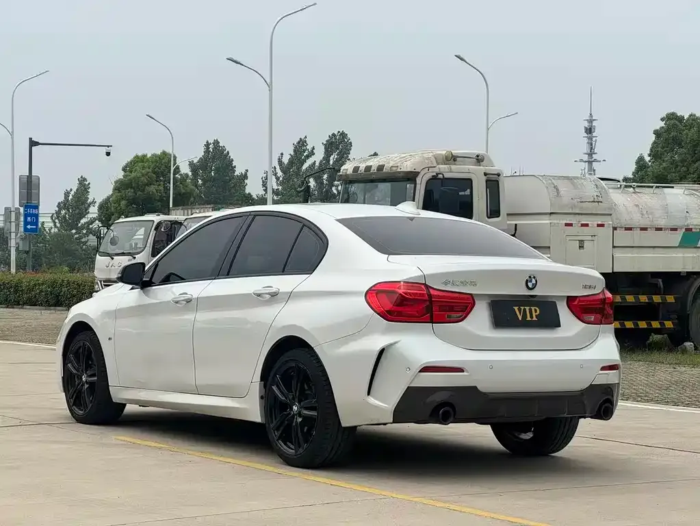 BMW 1 Series 2023 из CN, фото 9