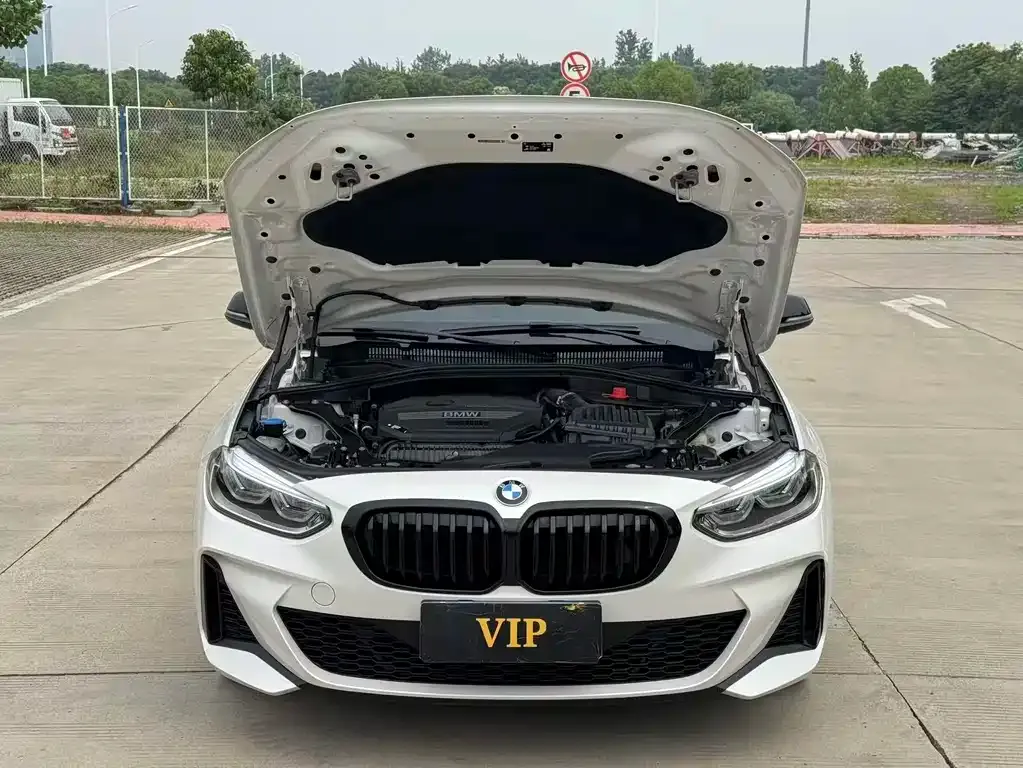 BMW 1 Series 2023 из CN, фото 10