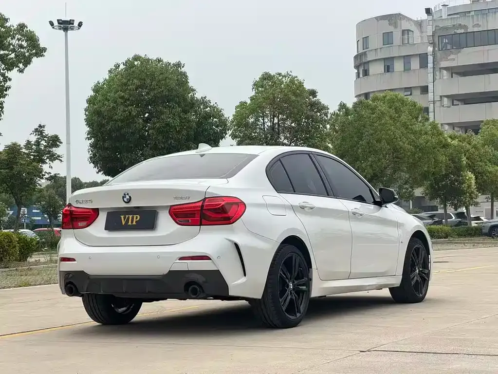 BMW 1 Series 2023 из CN, фото 6