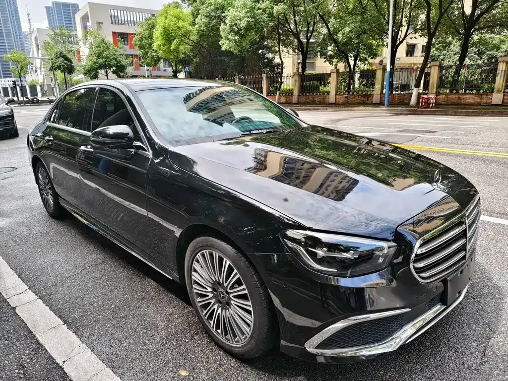 Mercedes-Benz E-Class — фото 5