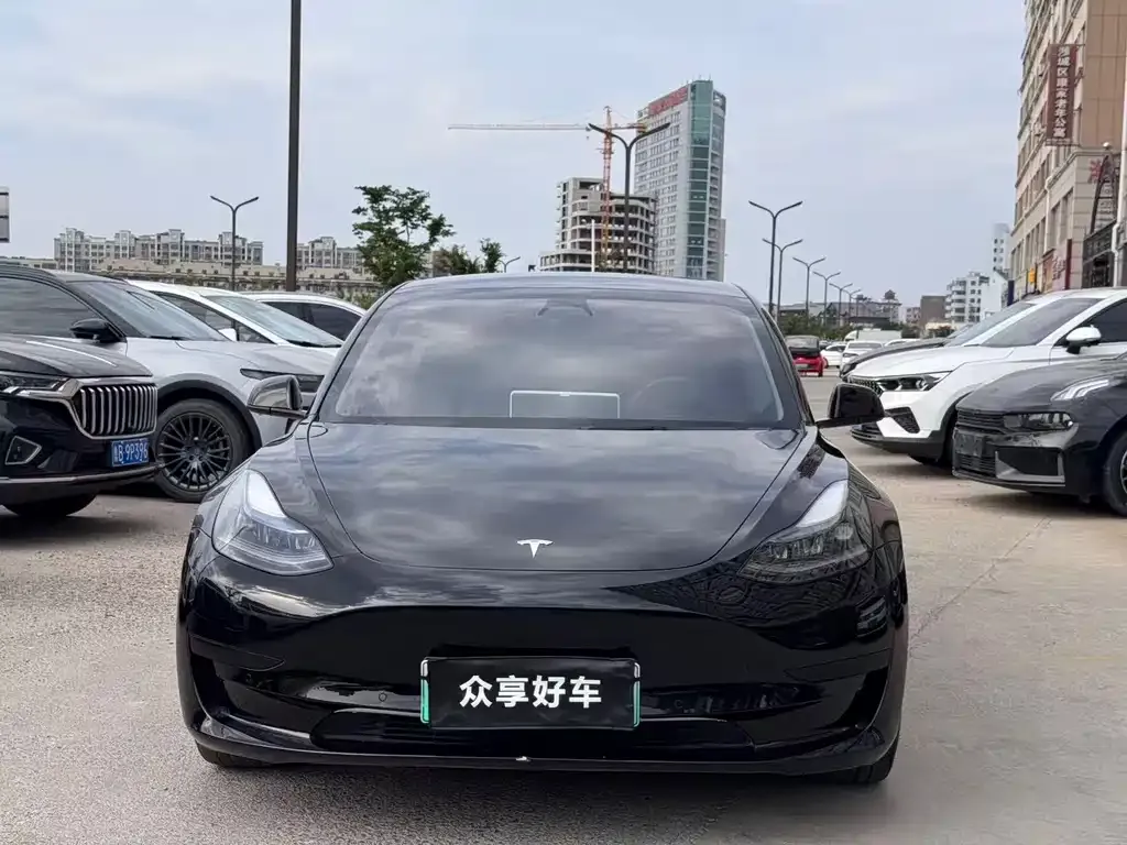 Tesla Model 3 — фото 4
