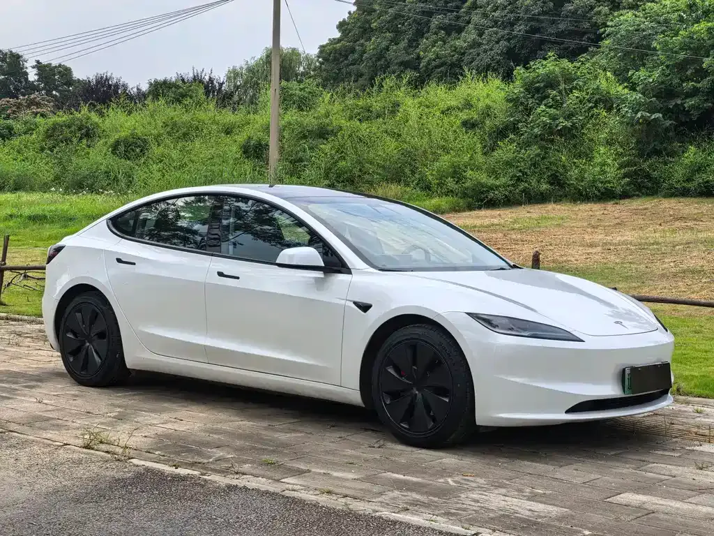Tesla Model 3 — фото 4