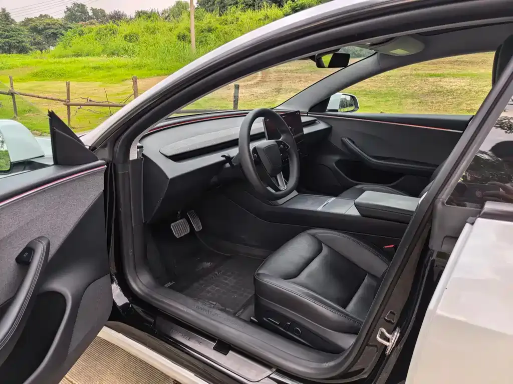 Tesla Model 3 — фото 10