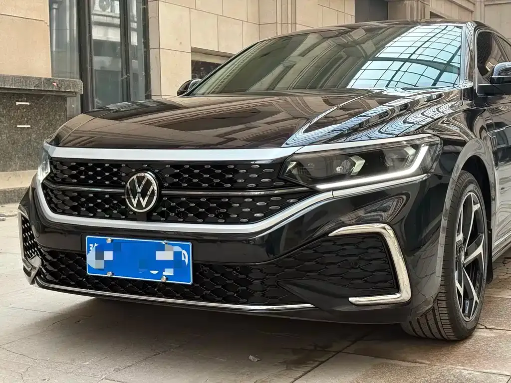 Volkswagen Passat — фото 8