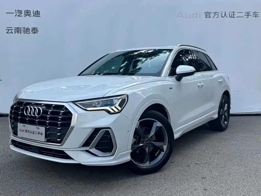 Audi Q3 — фото 1