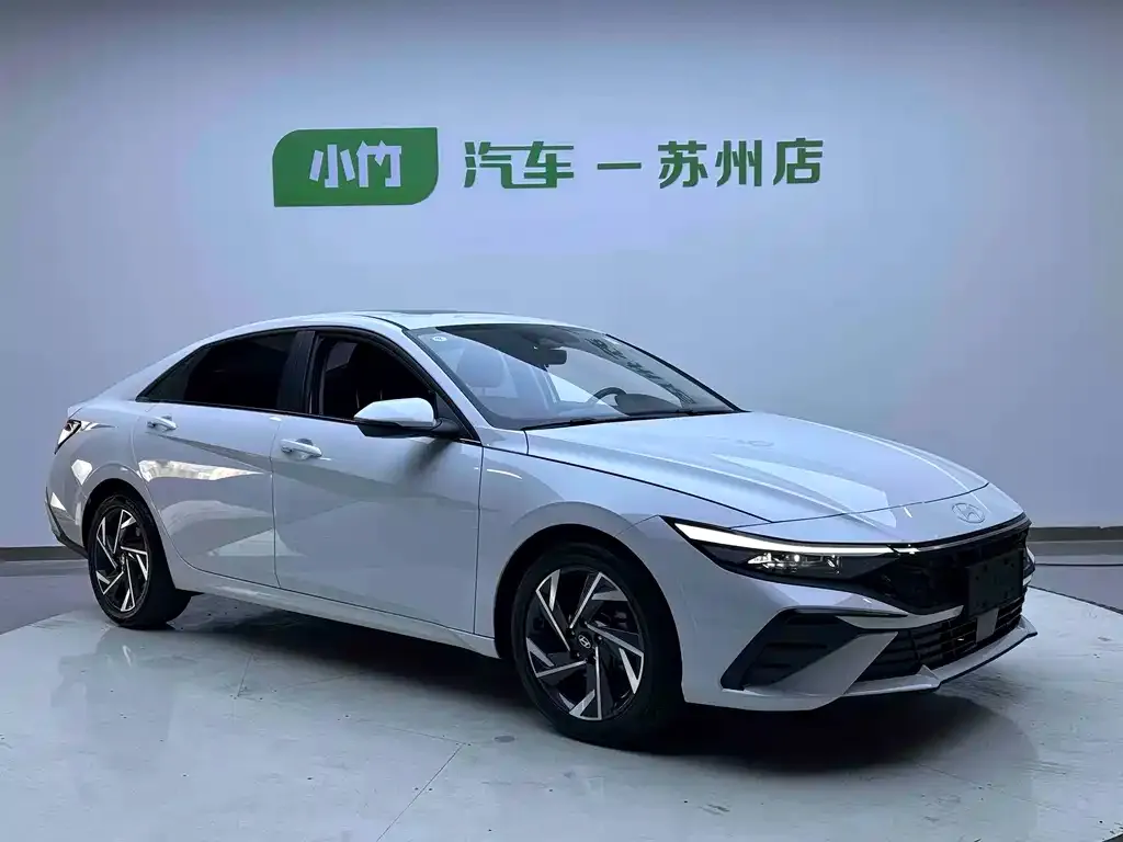Hyundai Elantra — фото 3