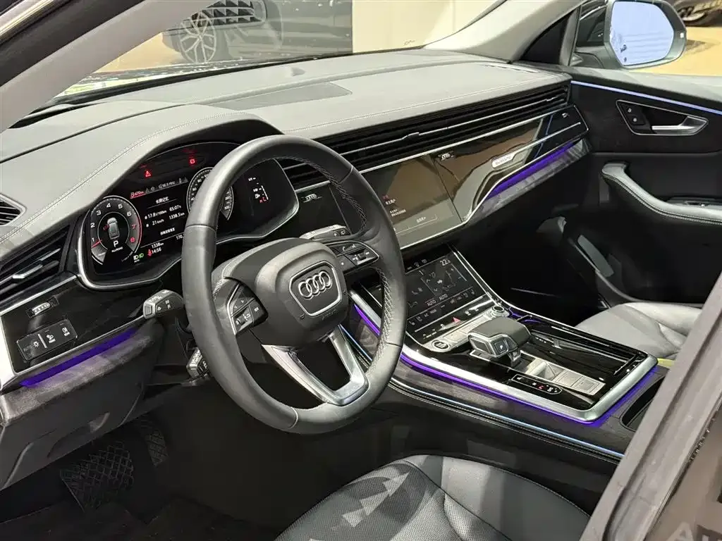 Audi Q8 — фото 7