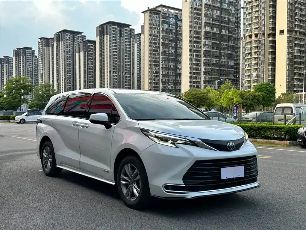 Toyota Sienna 2023 из CN, фото 9