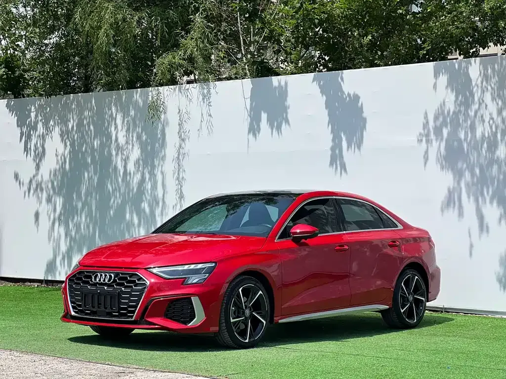 Audi A3 — фото 1