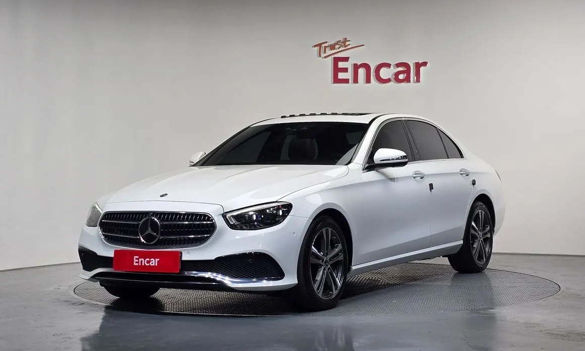Mercedes-Benz E-Class — фото 1