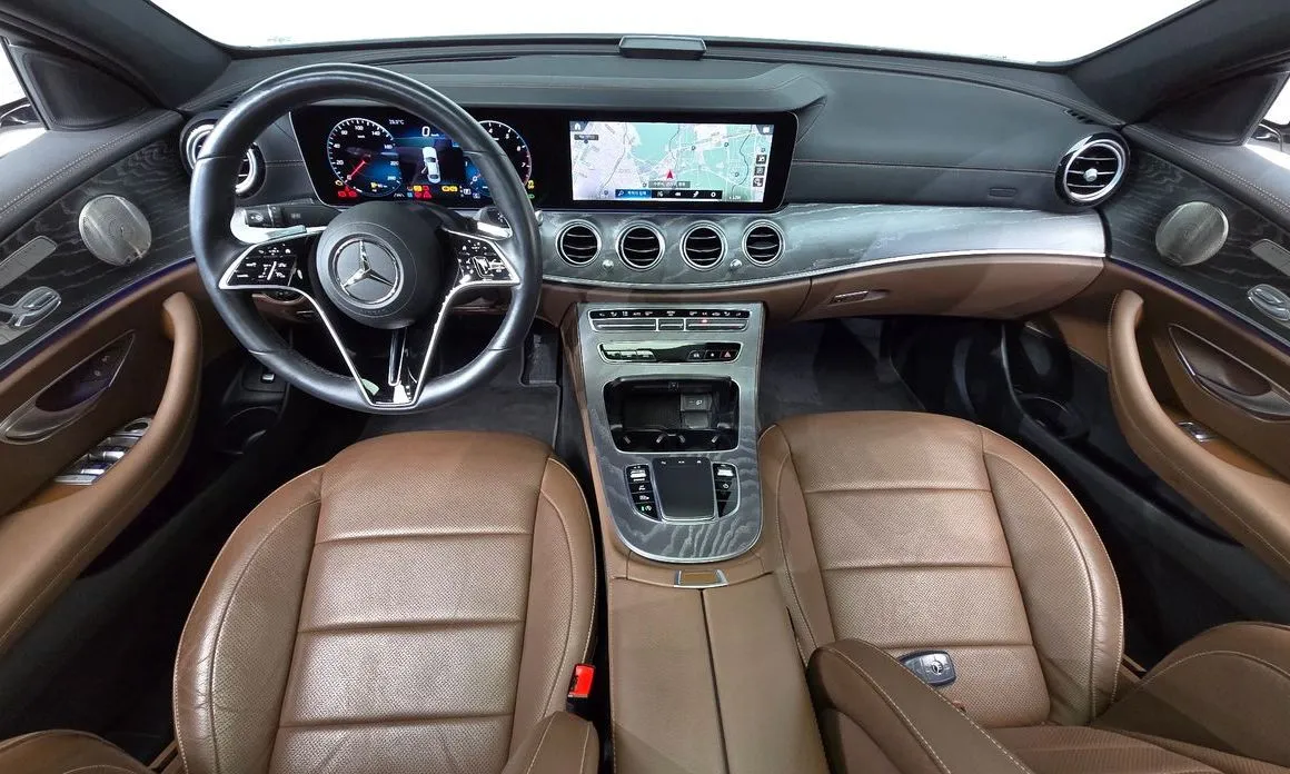Mercedes-Benz E-Class — фото 10