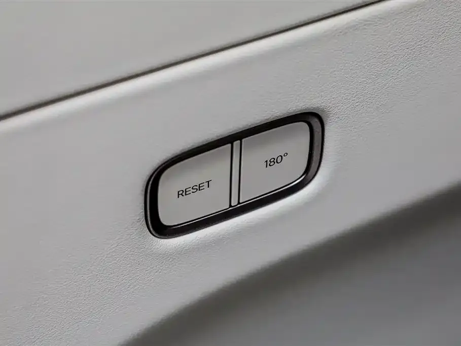 Li Auto MEGA — фото 10