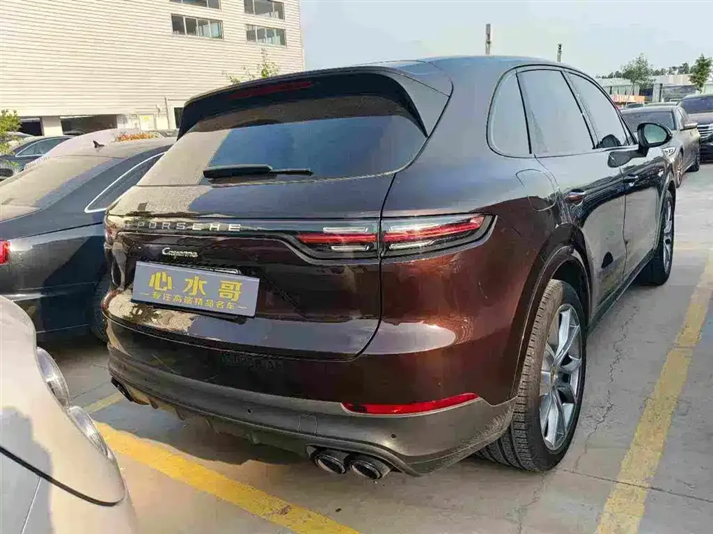 Porsche Cayenne Hybrid — фото 7